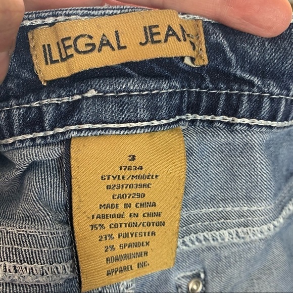 ILLEGAL Jeans Light Blue Wash Studded Women’s Capris Jeans Size 3 - Picture 9 of 12